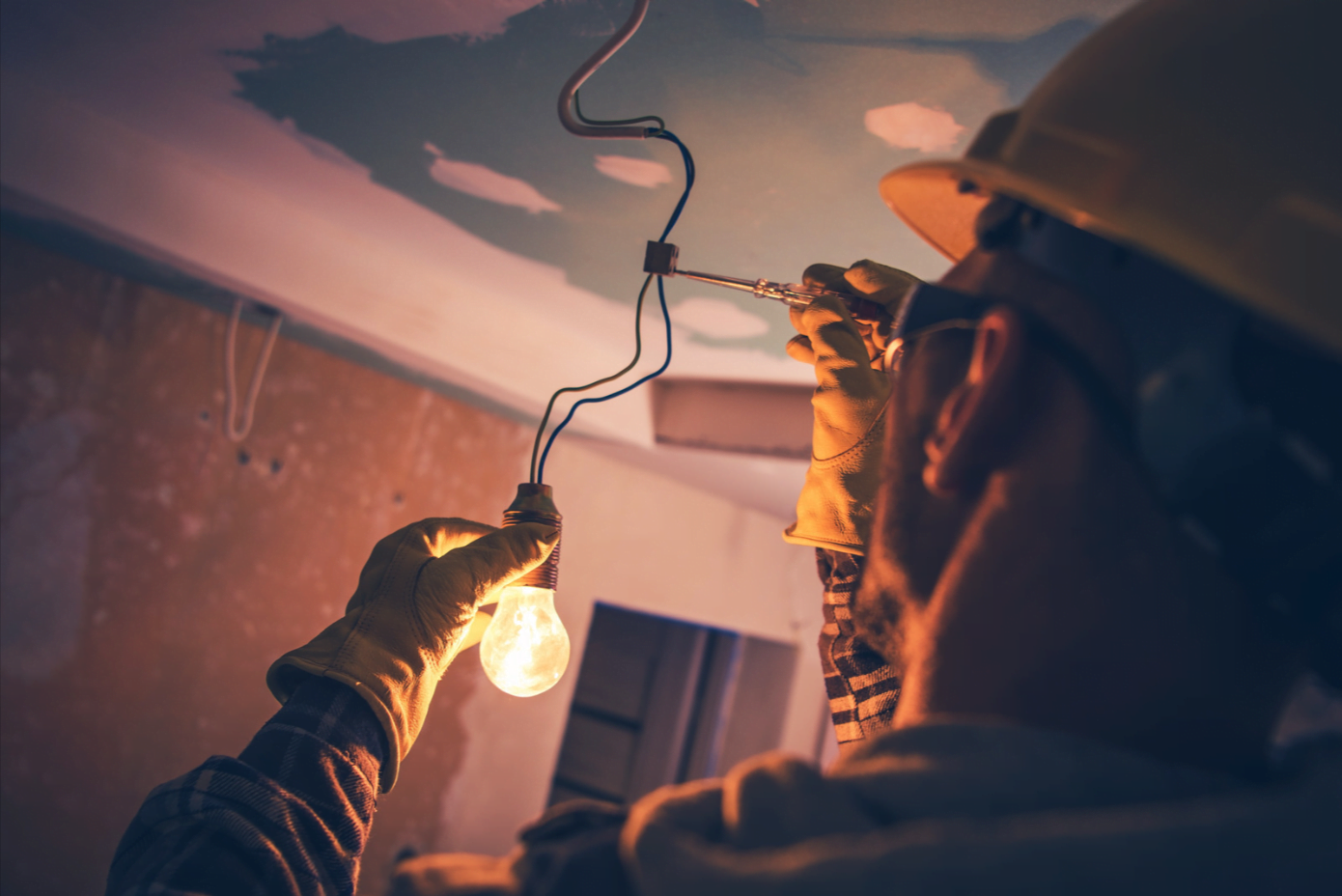 Working Electrical Contractor